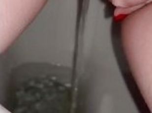 Huge female piss so desperate