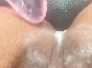 Creamy wet pussy ????