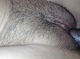 Creampie colombiana penetrada profundamente mientras gime por el squirt de su padrastro