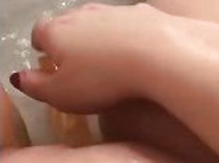 Bath tub masturbation