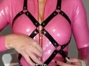 Oil my body in latex POV