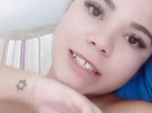 novinha se exibindo com dildo