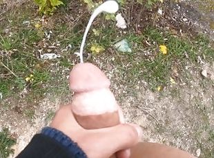 SWEET 18 TEEN BOY JERKS OFF OUTSIDE / POV MALE MASTURBATION