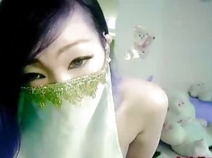 Asian Amateur Has Fun On Cam