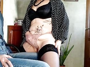 užpakalis, masturbavimasis, ofisas, orgazmas, šlapninimasis, sekretorė, čiurkšlė, milf, bbw, apkūni