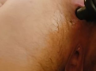 pushing out Inflatable anal plug