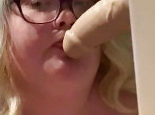 Bbw sucks dildo like crazy