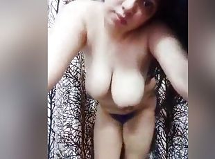 Today Exclusive- Sexy Look Call Girl Record Her Nude Video