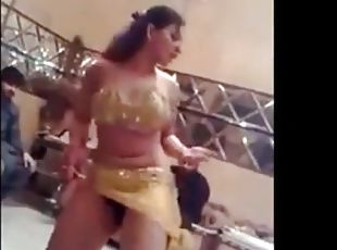 Indian Mujra does a hot booty shake dance