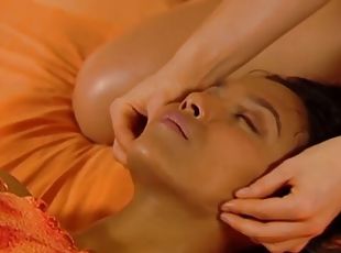 EROS EXOTICA - Massage techniques that you can try at home with experience
