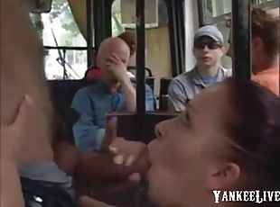 levrette, public, chatte-pussy, fellation, hardcore, couple, rousse, sale, bus, réalité