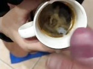 quella troia di mia moglie beve il caffe macchiato alla sborra DIALOGATO ITALIA