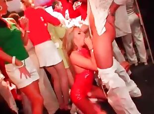 Dirty dancing women suck dick at the party
