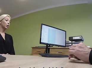 Real estate agent lets the bank worker