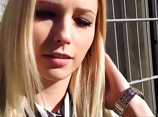 Deutsch blonde teen Stunning nimmt es in den Arsch