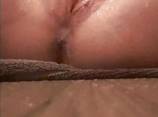 Juicy Squirt with White Cream Finish