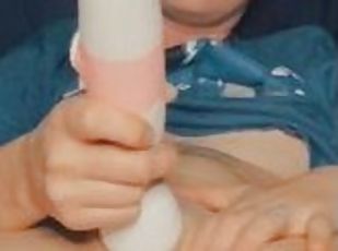 Knee shaking loud moaning orgasm